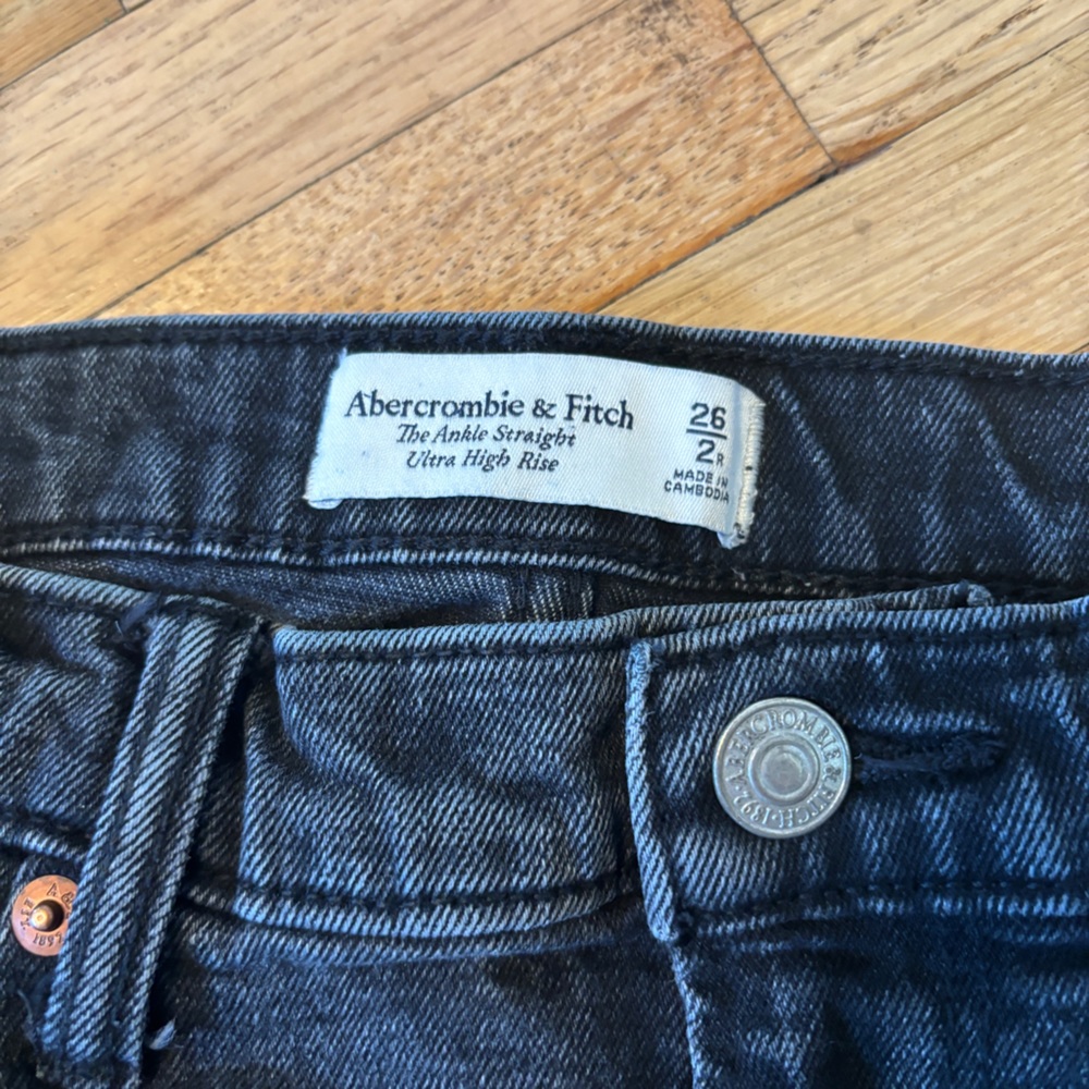 Abercrombie Ankle Straight Ultra High Rise Jeans